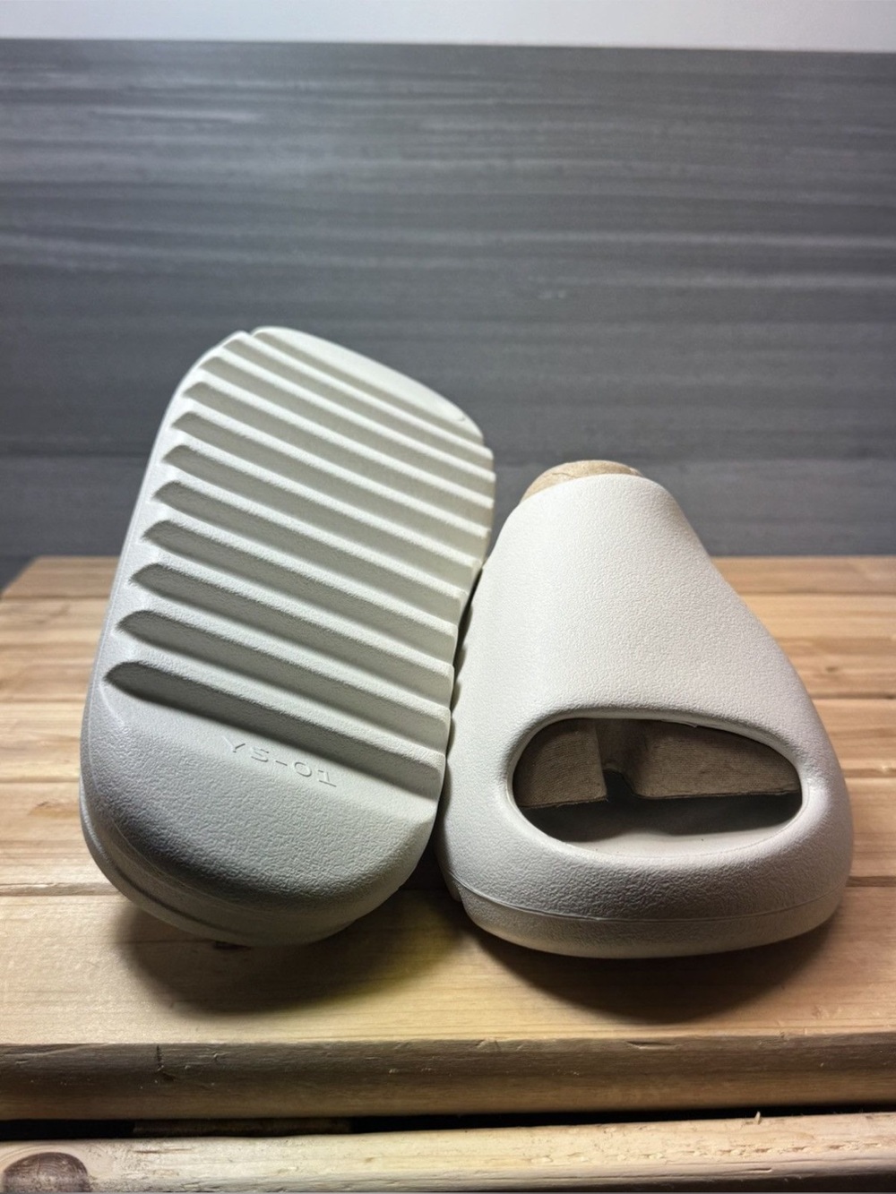 YS-01 Slides – Cream – Brand New – 6-10 - Picture 4 of 5